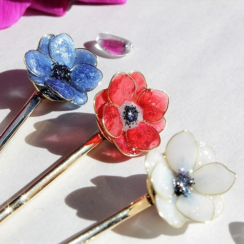アネモネのヘアピンB(赤白青の三色から選べます ヘアピン かの 通販