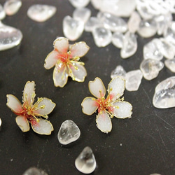 冬桜〇桜色Mサイズ〇ピアス・イヤリング【片耳ずつ売り】 1枚目の画像