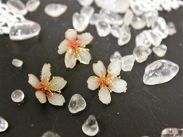 冬桜〇桜色Mサイズ〇ピアス・イヤリング【片耳ずつ売り】 1枚目の画像