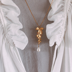 綺麗が長持ち♪秋冬の上品に綺麗なマットゴールド☆お花ネックレス【チェーンネックレス】 2枚目の画像