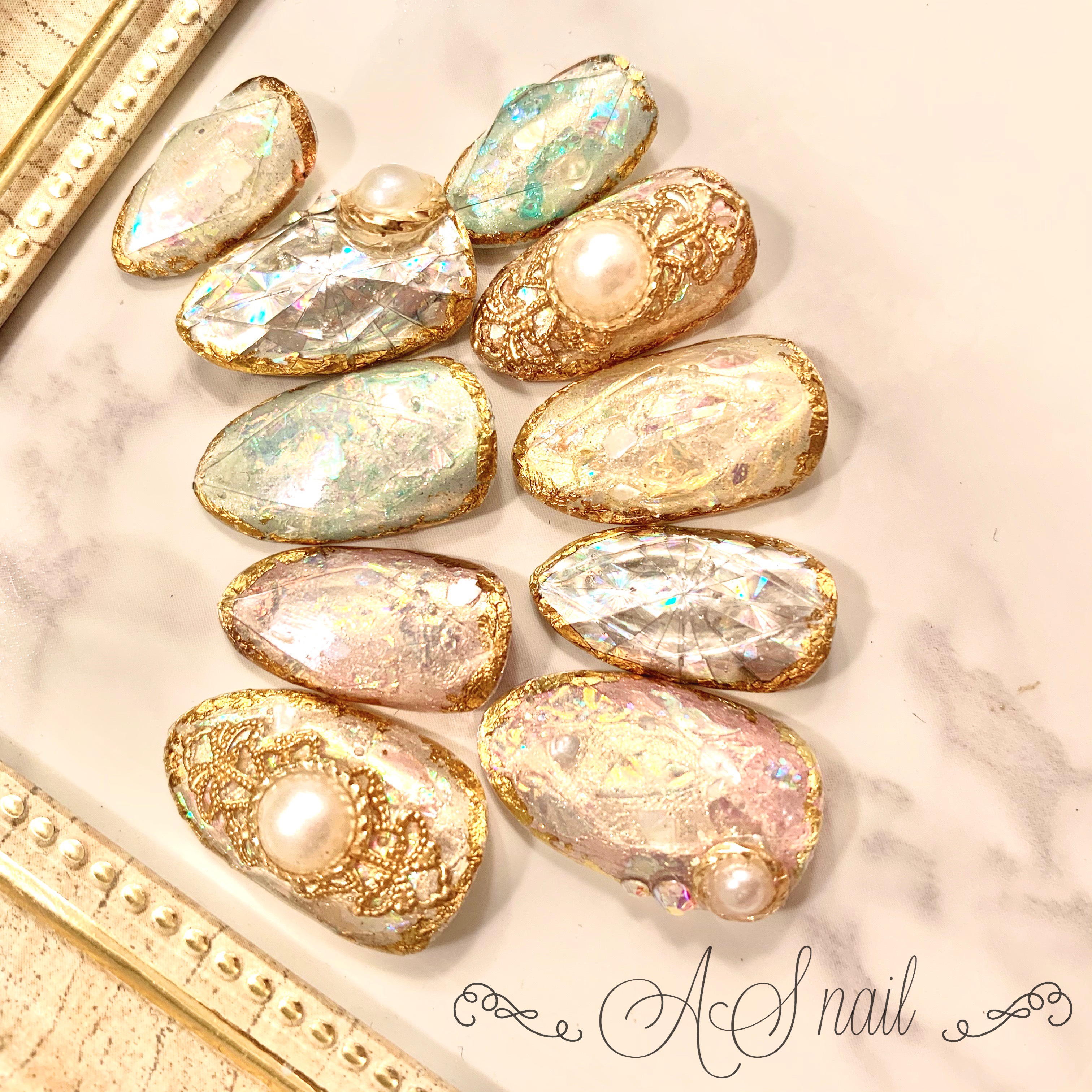 宝石ネイル　ダイヤモンドネイル