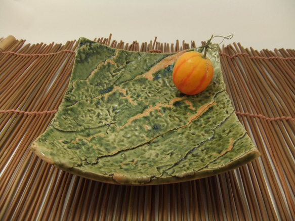 織部焼の角皿 1枚目の画像