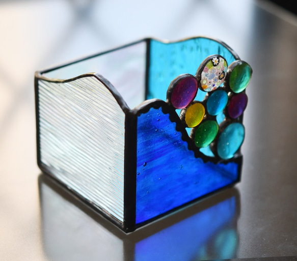 ステンドグラス　ガラスの玉が可愛い小物入れ 2枚目の画像