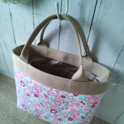 リバティ ＊ベッツイ＊帆布＊キャンバス生地＊ハンドメイド＊トート 