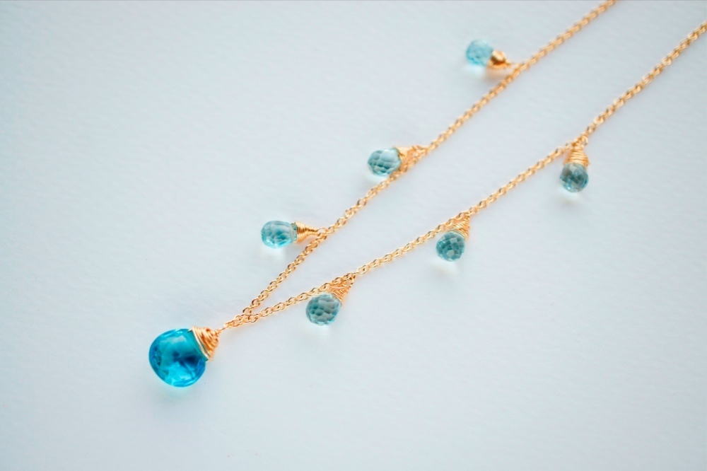 二色のトパーズのネックレス