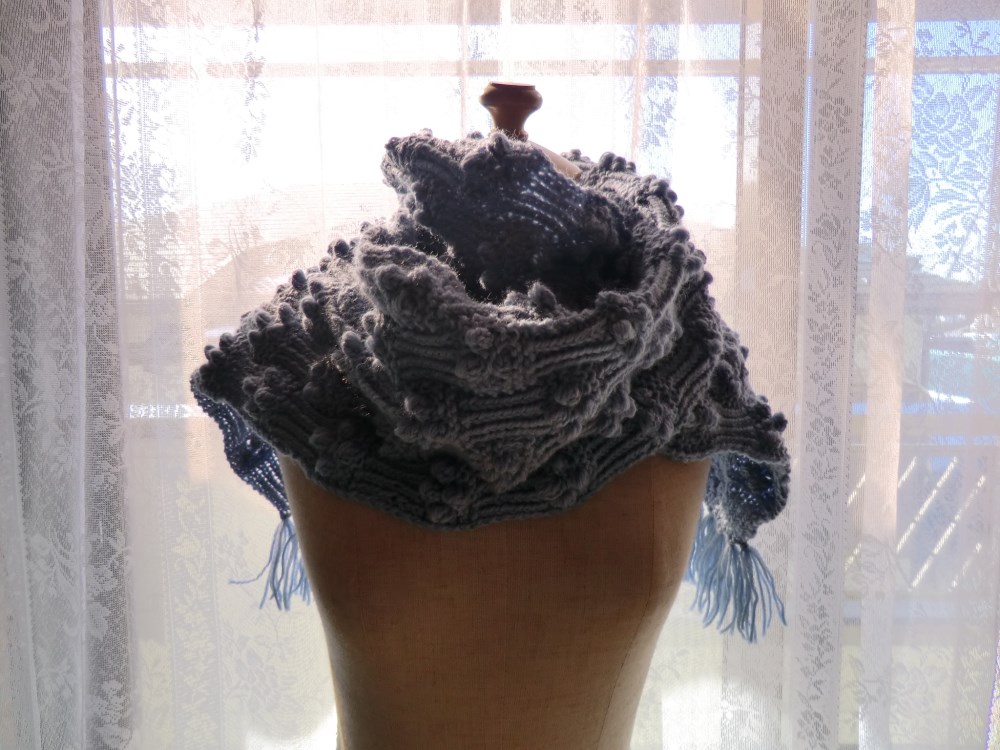 送料無料　ウール　水色の玉編みのマフラー、一点物