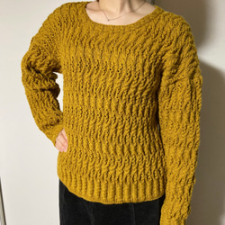 送料無料 手編みのキャメル色の編み込みセーター、一点物 1枚目の画像