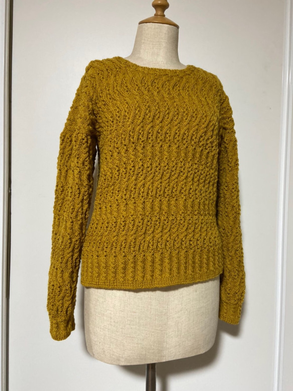 送料無料 手編みのキャメル色の編み込みセーター、一点物 4枚目の画像