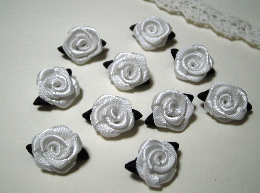 樹脂♡薔薇パーツ♡葉っぱつき 鬱陶しい