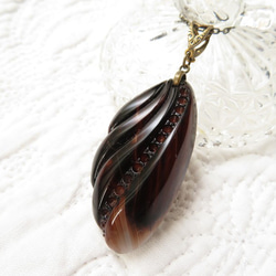 ☆sale20%off☆チェコヴィンテージ・”Dark Choco Swirl Seashell  ”ネックレス 3枚目の画像