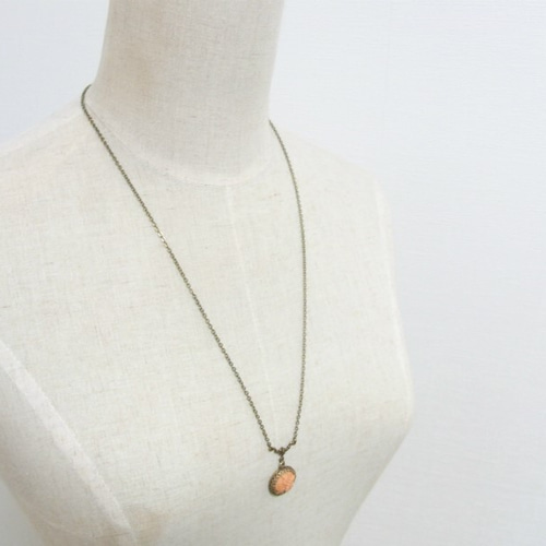 アンティーク本珊瑚、彫刻のネックレス（ヒナギク） ネックレス