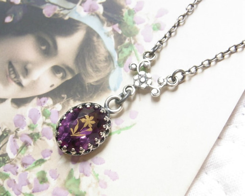 アンティーク・アメジストグラス、ハンドペイントのなでしこの