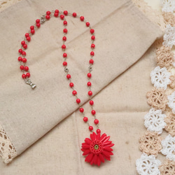 Demi parure（紅色）*紅色短長2way套非洲菊胸針和捷克珠子雙項鍊 第5張的照片