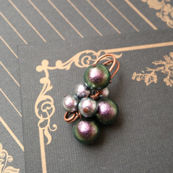 棉質珍珠披肩別針（濃黑/銅色）*優雅、精緻、別緻、黑珍珠、葡萄色、黑色、綠色、紫色胸針 第3張的照片