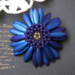非洲菊胸針（午夜藍）*花朵胸花成人太空魔法神秘奇幻奇觀經典藍 第1張的照片