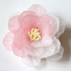 酔芙蓉のコサージュ＊大輪 花 フラワー ブローチ ピンク ホワイト 白 軽い 華やか 優雅 優美 上品 かわいい 清楚 2枚目の画像