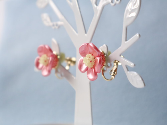 糖果花耳環（僅限粉花）*花朵精緻可愛可愛優雅華麗梅花新年春冬季 第3張的照片