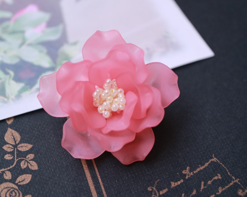 バラのブローチ（クイーン・エリザベス）＊薔薇 ローズ 一重咲き