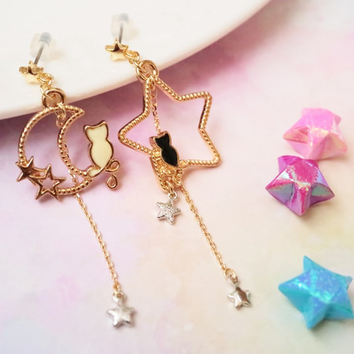 星に願いを☆彡（ピアス）＊チタンポスト 揺れる かわいい 黒猫 白猫 