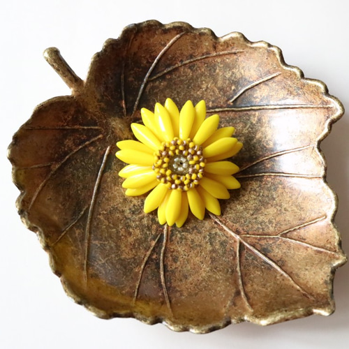 美品✳︎Trovelore トロベローレ 向日葵　ブローチ　ひまわり　イエロー 美品✳︎Trovelore トロベローレ 向日葵ブローチひまわりイエロー