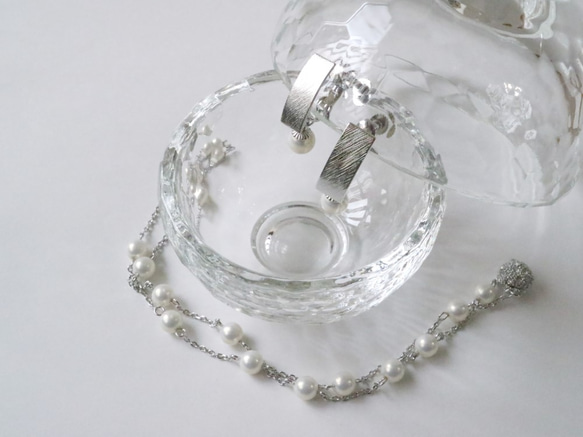 日常工作珍珠耳環【單獨出售】*搖搖優雅簡約日常日常使用白色白色方形長方形 第2張的照片
