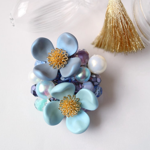 花水木のブローチ（ブルー）＊上品 ヴィンテージ風 パール はなみずき