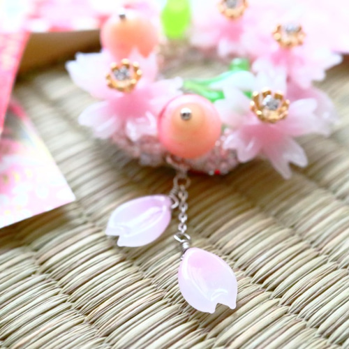 桜日和 以＊リースブローチ さくら 満開 ピンク 小鳥 とり メジロ 目白 