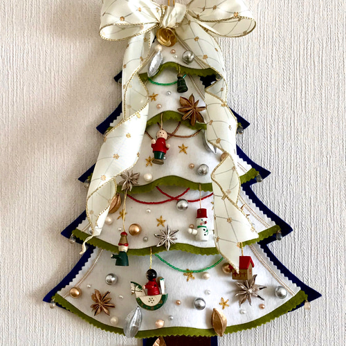 ハンドメイド＊大きなクリスマスツリーのタペストリー