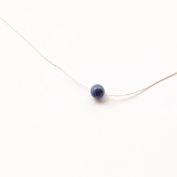 16　天然石　ソーダライト 14kgf  肌にやさしい絹糸のネックレス 3枚目の画像
