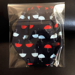 手作り巾着 - 雨傘とネコ ［ベーシックタイプ］ 2枚目の画像