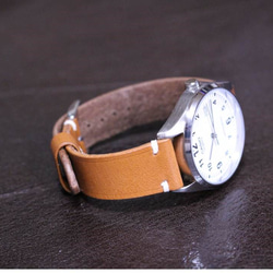 [CASIO×サドル・チョコ&キャメル] リメイク腕時計。革：栃木レザー、糸：フランス産リネン糸。2トンカラー。 5枚目の画像