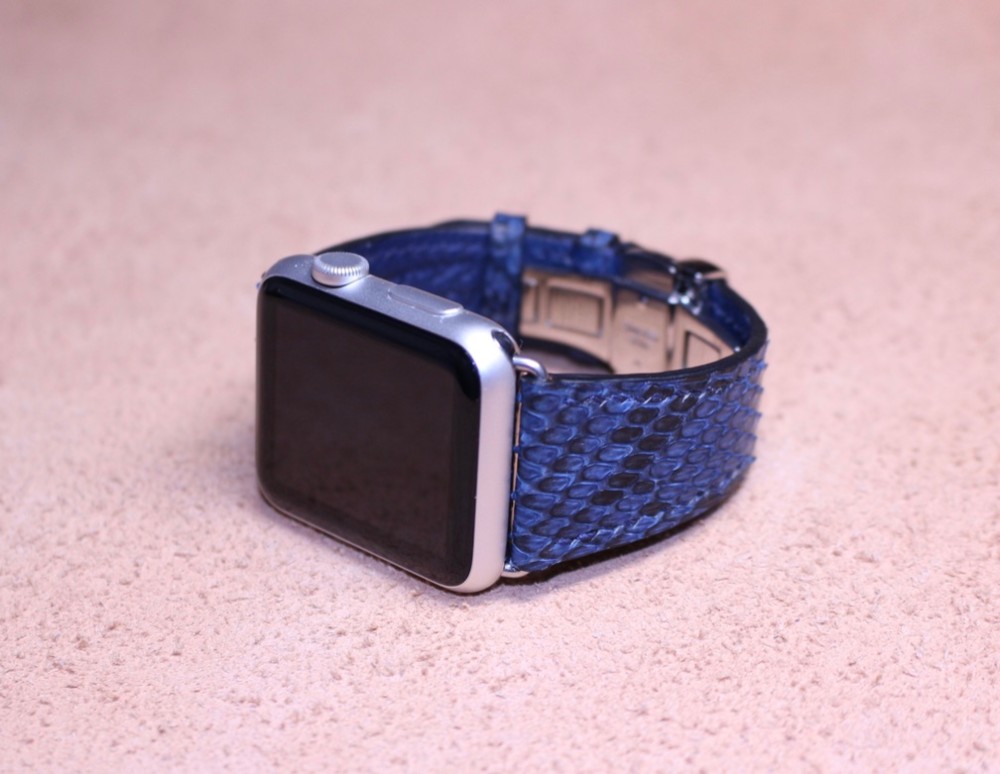 Apple Watch（アップルウォッチ）44㎜用ベルト.40㎜サイズも製作可.ダイヤモンドパイソン/藍染 腕時計 MATSUSHIMA  通販｜Creema(クリーマ)