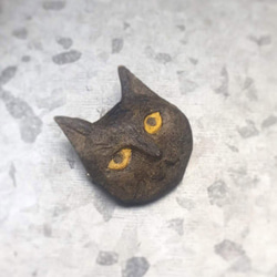 ネコの顔ブローチ　陶土 2枚目の画像