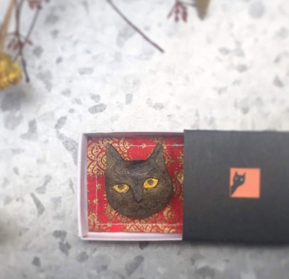 ネコの顔ブローチ　陶土 5枚目の画像