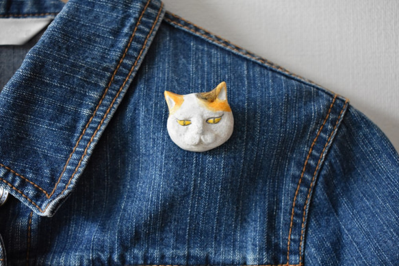 猫の顔　ブローチ 陶土 5枚目の画像