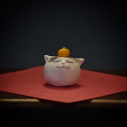 みかん乗せ猫の花器 ブチ猫 12月限定 1枚目の画像