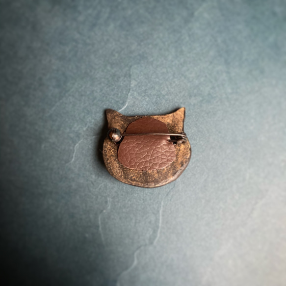 黒猫ブローチ　陶土 3枚目の画像
