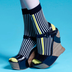 棉襪－女生襪子－簡約襪子－黃色黑色短襪 第4張的照片