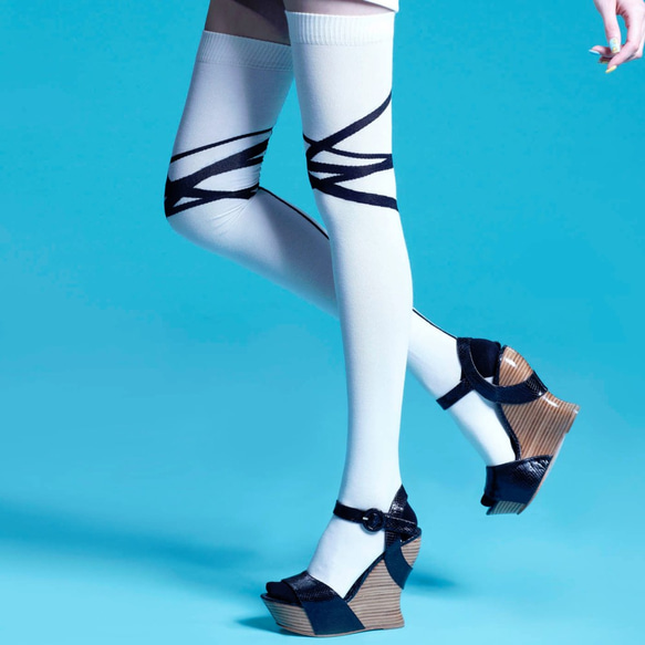 ソックス - 靴下の女の子 - シンプルなソックス - 白 - 黒のストライプのストッキング 6枚目の画像