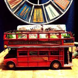 ロンドンバス型/
サボテン&多肉植物園　花器 4枚目の画像