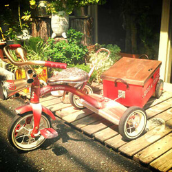 ラジオフライヤー　三輪車　アンティーク　レトロ　レア　美品 楽天市場】ラジオフライヤー 三輪車（対象年齢2歳から）（三輪車