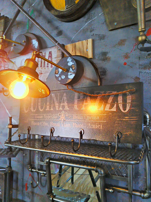 ヴィンテージStyle/
BAR ウォールランプ/
4ハンガーフックボード/
#店舗什器
#CUCINA PAZZO 2枚目の画像