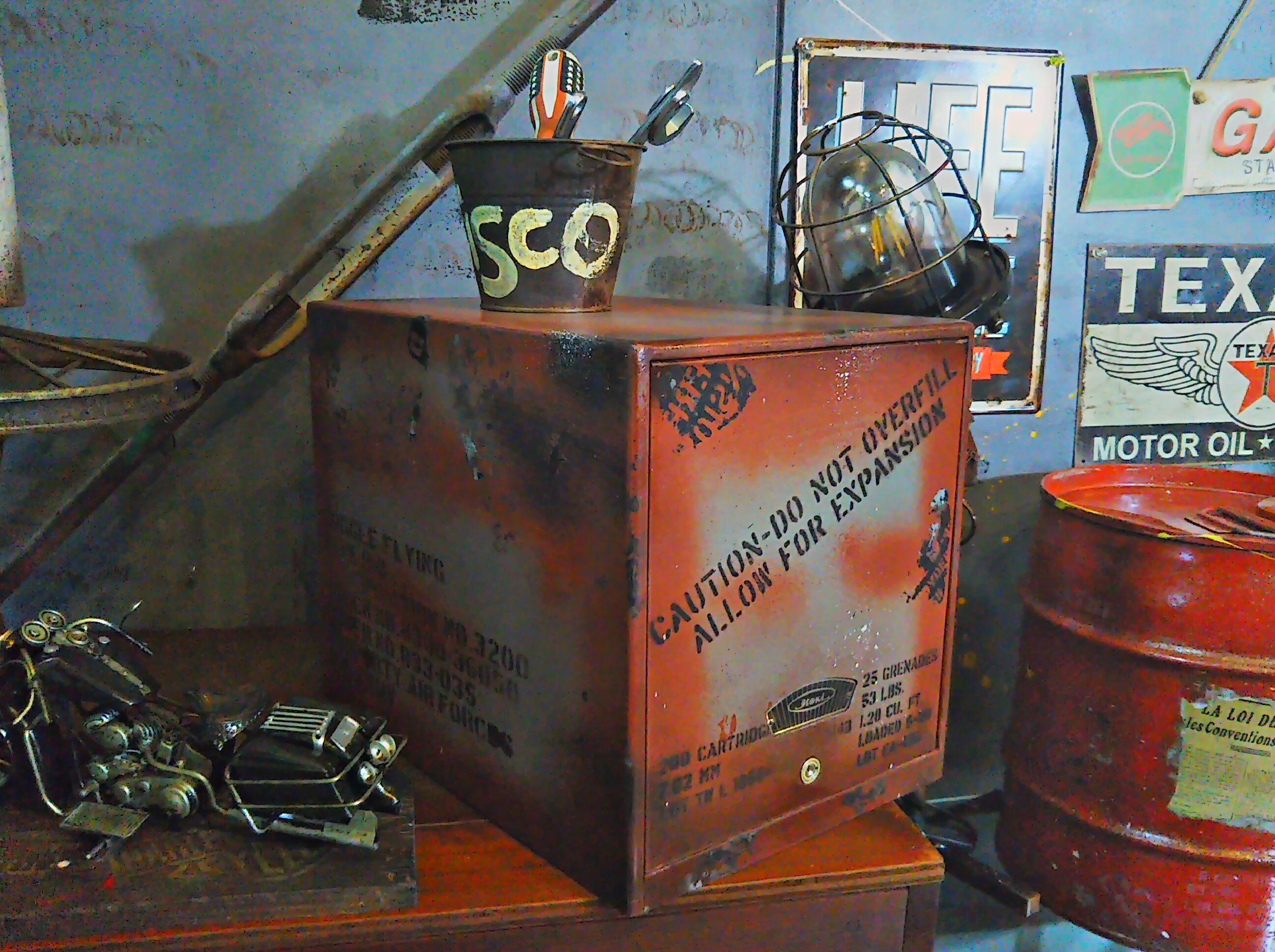 シャビー マテリアル/ インダストリアル/ 跳ね上げ扉(スチール棚) 書類