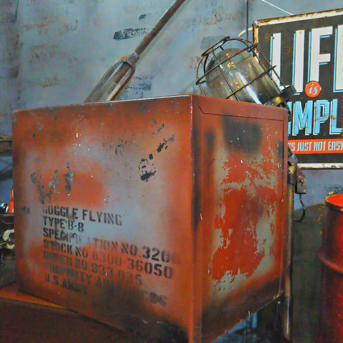 シャビー マテリアル/ インダストリアル/ 跳ね上げ扉(スチール棚) 書類