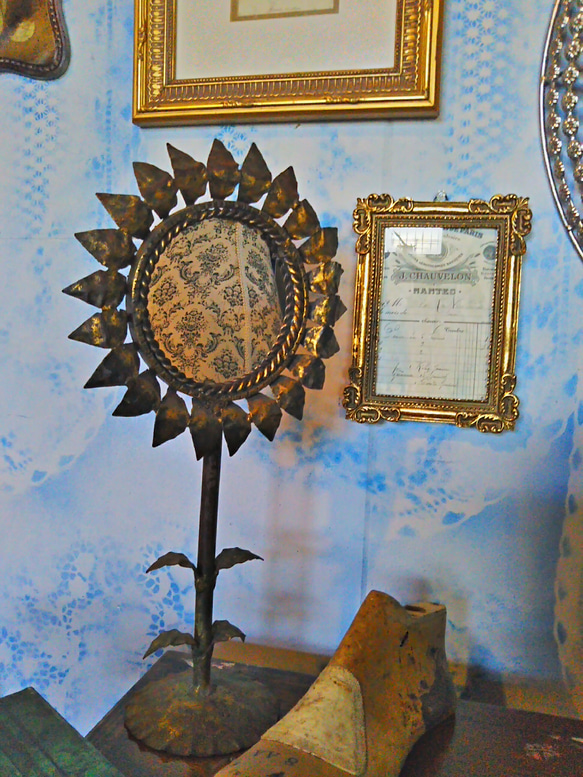 アンティーク向日葵の飾り台