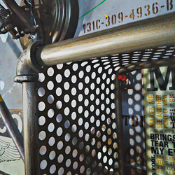 インダストリアル/ パイプ管 & メッシュ キューブ（中） ウォールシェルフ（飾り棚） #店舗什器 #ガレージライフ 8枚目の画像