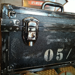アメリカンStyle "hard-shell suitcase"（3） インダストリアル ジェラルミンケース（改） 精密 6枚目の画像