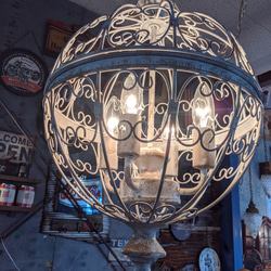 アンティークな部屋/ French iron / バルーン型 4灯式 シーリングライト/ #店舗什器 #シーリングランプ 3枚目の画像