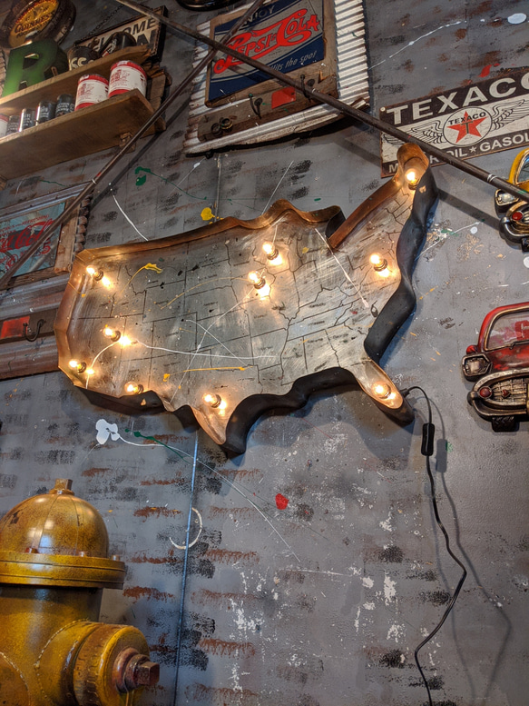 アメリカンヴィンテージスタイル/ United States型 電飾看板（メタルシルバー） 屋内用 壁掛け式 電飾付き看 2枚目の画像