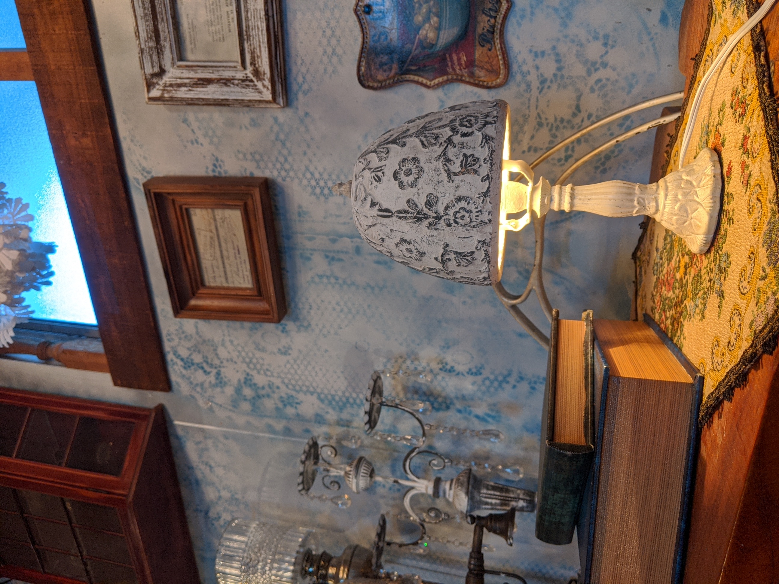 しっとり落ち着いた雰囲気のランプ/  アンティーククラッシック/ 素焼きシェイド④ アトリエ テーブルランプ/ 店舗什器